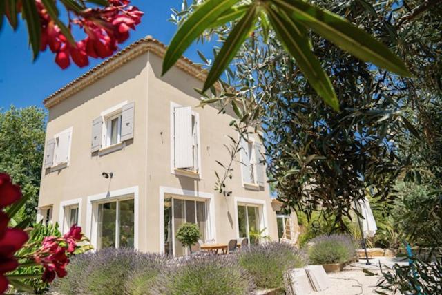 Villa Aprile Saint-Étienne-du-Grès エクステリア 写真