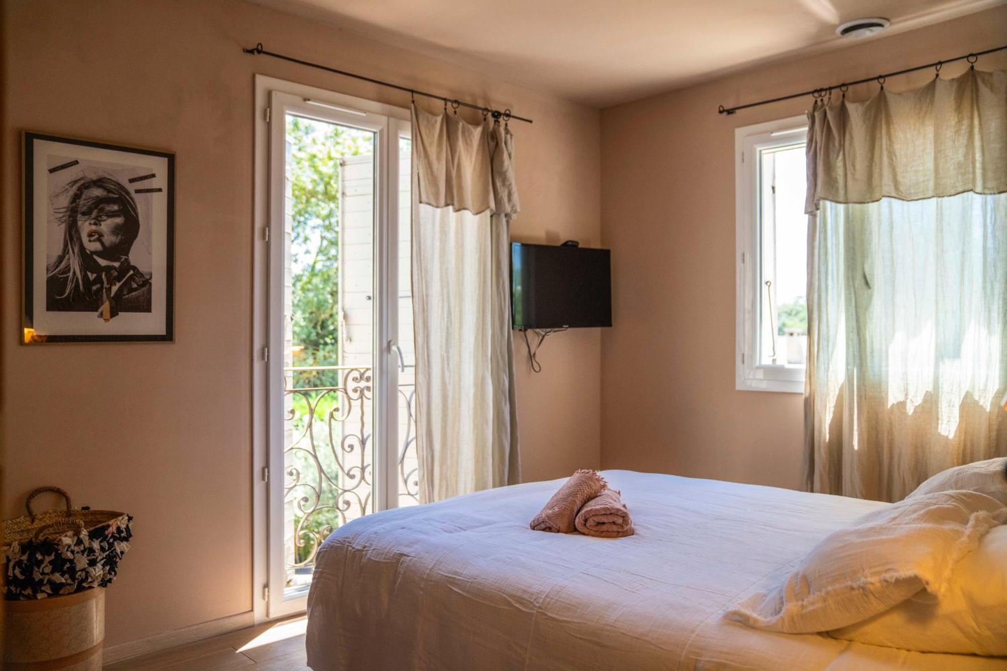 Villa Aprile Saint-Étienne-du-Grès エクステリア 写真