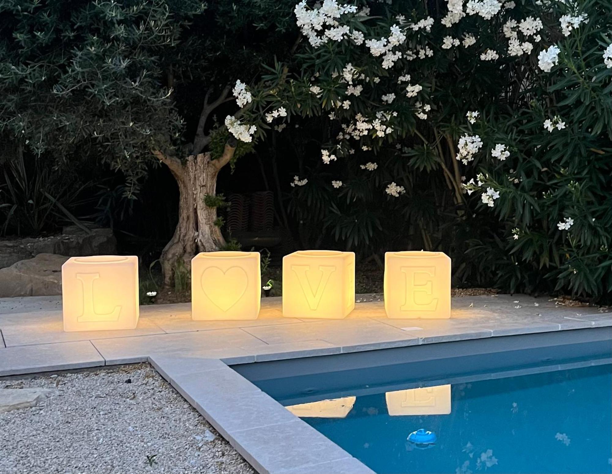 Villa Aprile Saint-Étienne-du-Grès 部屋 写真